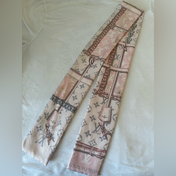 Louis Vuitton Monogram Silk Scarf/ Bag Twilly  in Pink and Gray - Picture 1 of 8
